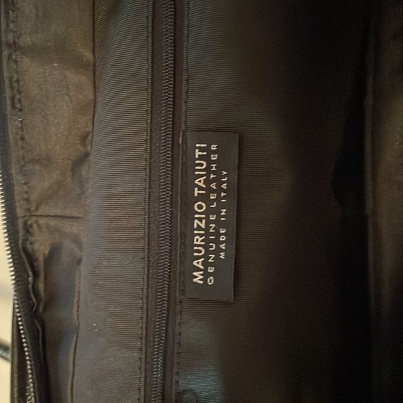 Vintage black patent leather rarely used purse with white stitching 14x8x3.5 - Picture 3 of 5